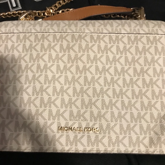 Mk purse - Picture 2 of 2
